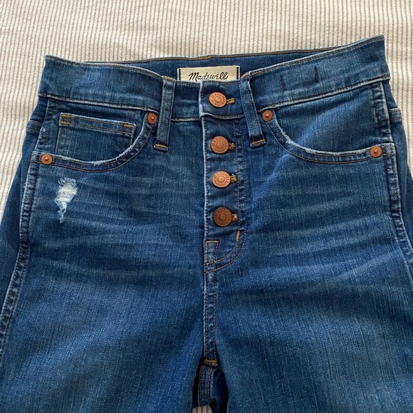 Madewell 10’ High Rise Skinny Jeans exposed button - Picture 6 of 11